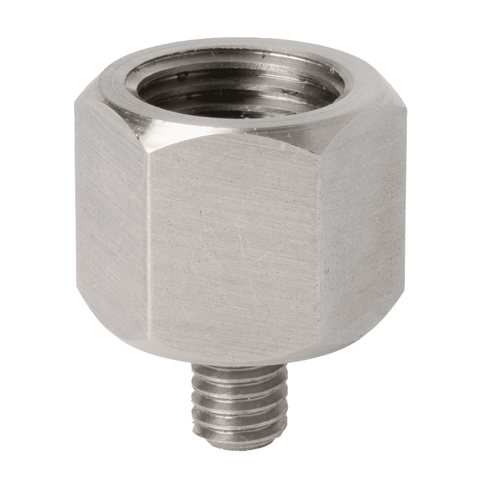 Adaptateur écrou femelle 1/4'' BSP vers mâle M6X1 en acier inoxydable, hexagonal, durable, idéal pour les graisseurs. Image nette sur fond blanc.