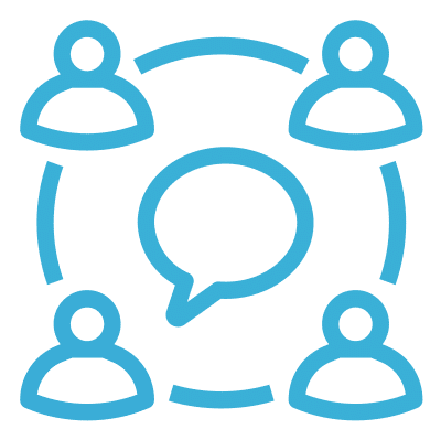 un grupo de personas con una burbuja de chat